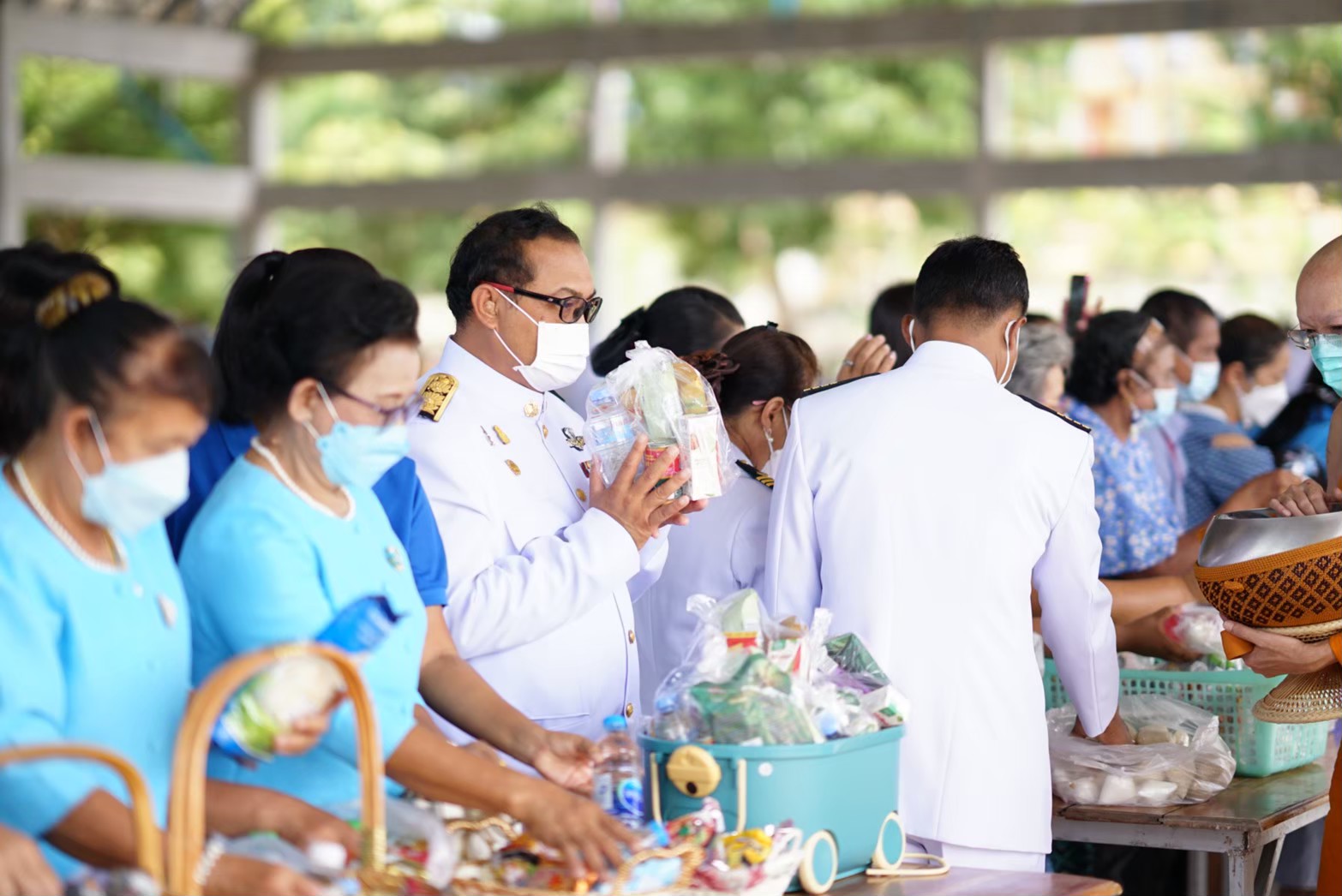 โครงการส่งเสริมคุณธรรมจริยธรรม กิจกรรมทำบุญตักบาตรข้าวสารอาหารแห้ง เพื่อเฉลิมพระเกียรติสมเด็จพระนางเจ้าสิริกิติ์พระบรมราชินีนาถพันปีหลวง